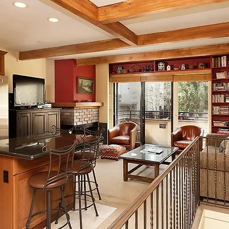Aspen Townhouse East Unit 4, Townhouse In Downtown Aspen With Private Balcony Villa